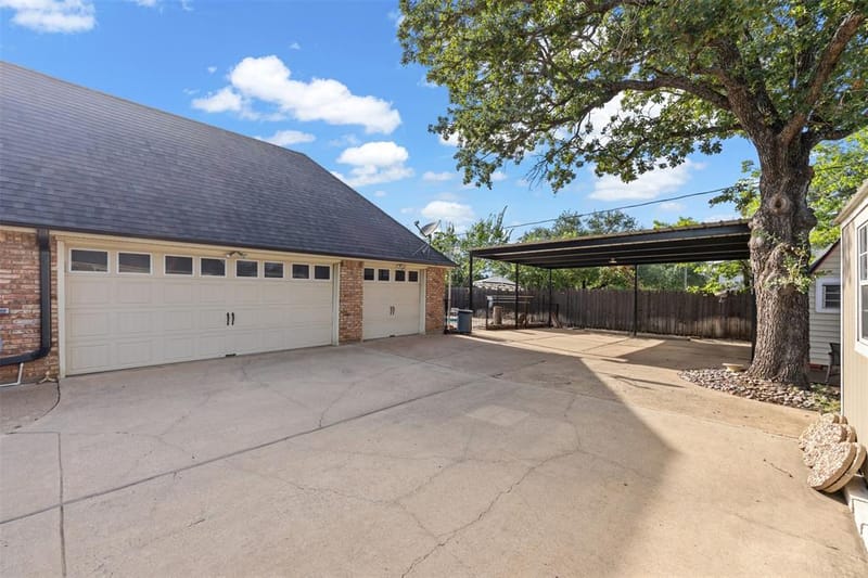809 Shady Creek Drive, Kennedale TX 76060 - Photo 5