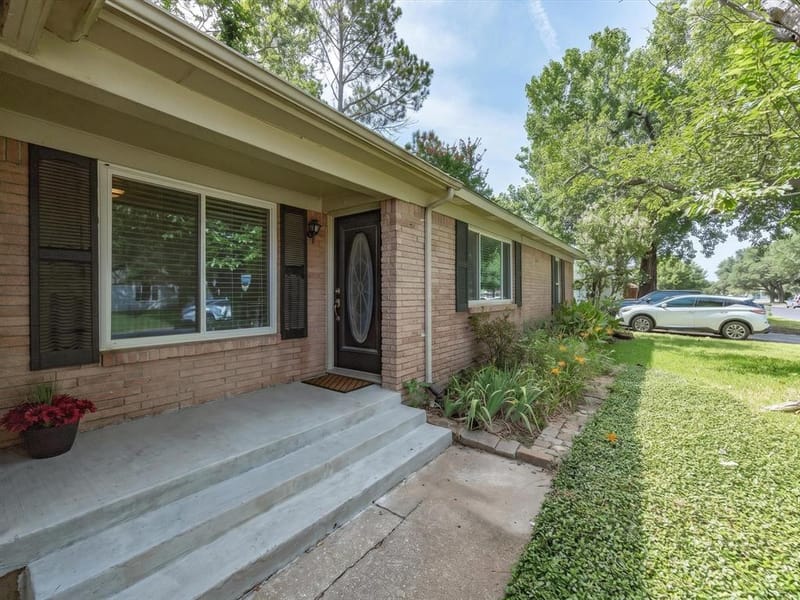 828 Billie Ruth Lane, Hurst TX 76053 - Photo 5