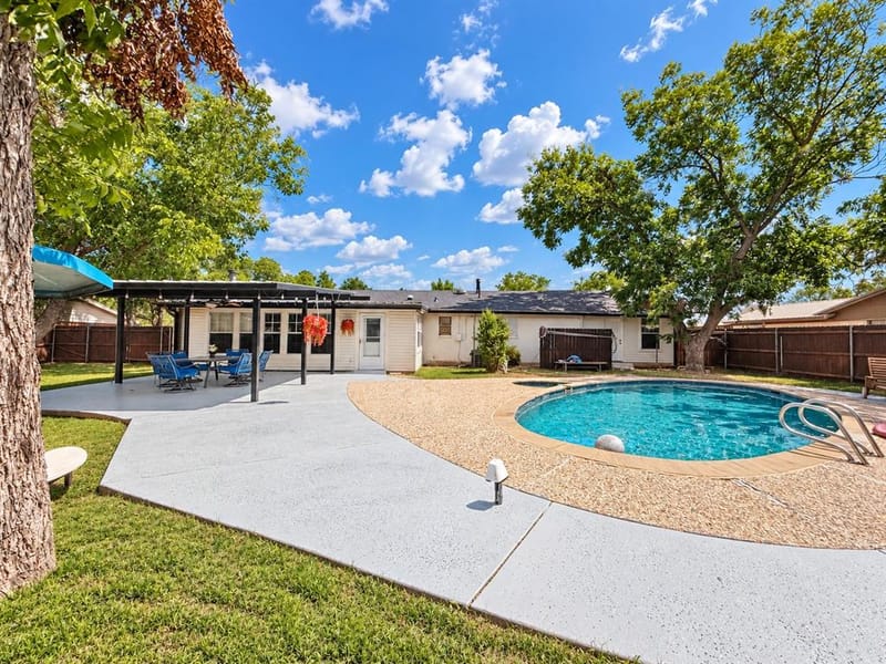 1702 SE 22nd Avenue, Mineral Wells TX 76067 - Photo 2