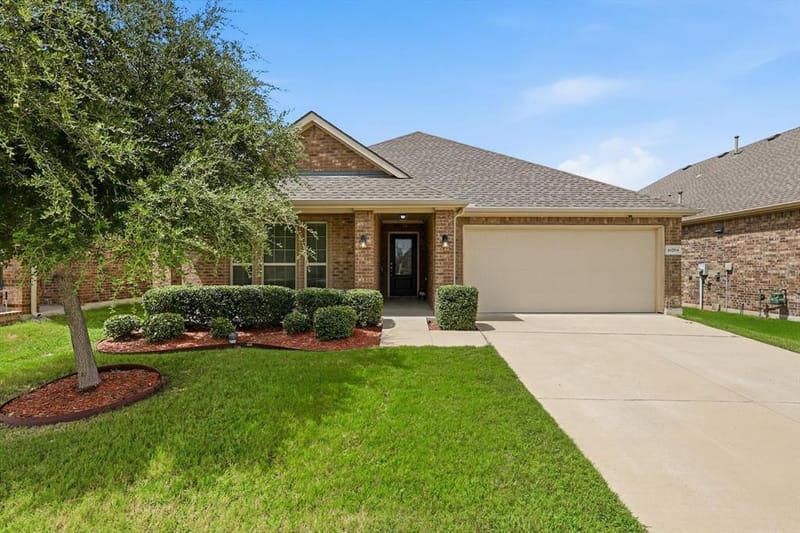 16204 Sparkhill Street, Frisco TX 75036 - Photo 2