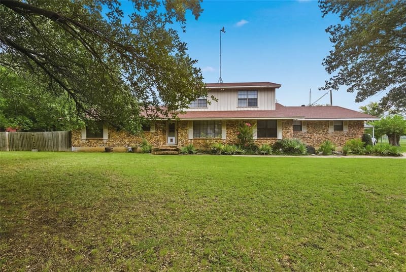 408 E Mulberry Street, Leonard TX 75452 - Photo 2