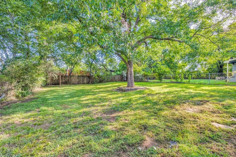 2415 W Morton Street, Denison TX 75020 - Photo 23