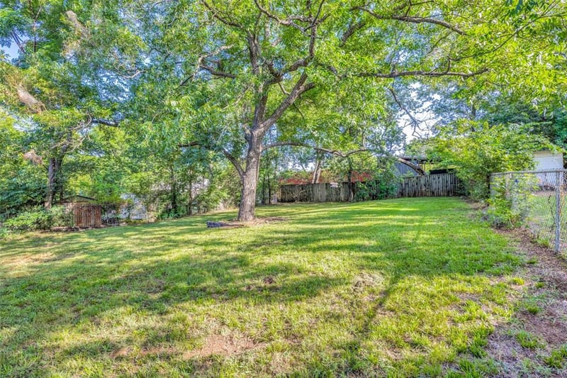2415 W Morton Street, Denison TX 75020 - Photo 24