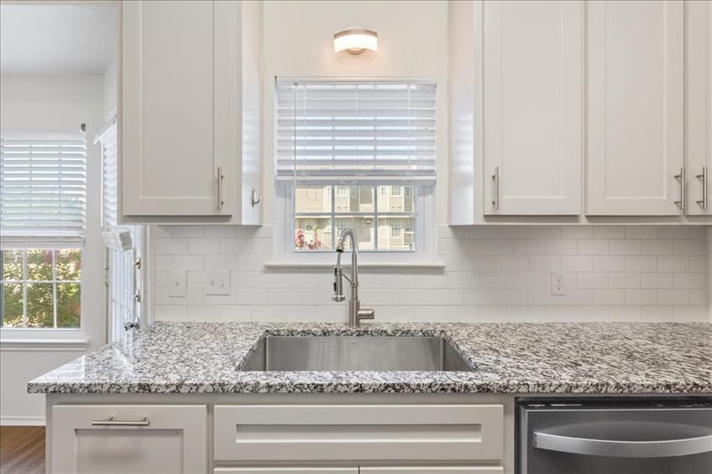 1325 Speight Avenue, Waco TX 76706 - Photo 11