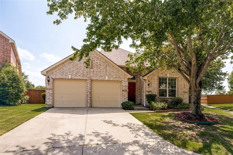 8702 Nairn Street, Rowlett TX 75089 - Photo 2