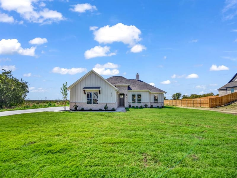 1012 Don Eve Court, Azle TX 76020 - Photo 2