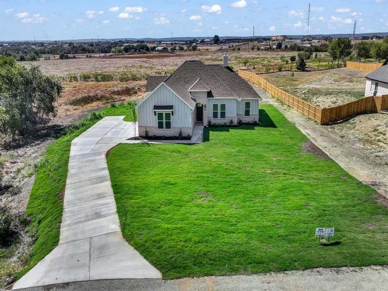 1012 Don Eve Court, Azle TX 76020 - Photo 5