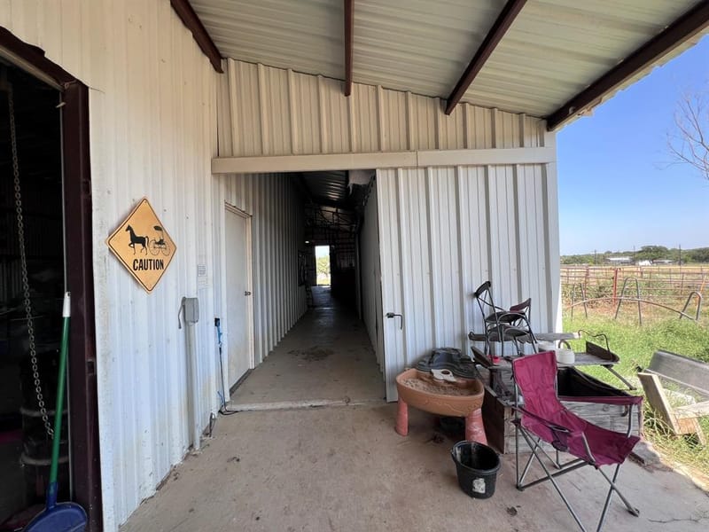 706 County Road 4599, Boyd TX 76023 - Photo 30