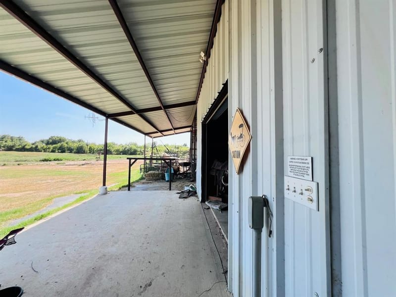 706 County Road 4599, Boyd TX 76023 - Photo 31