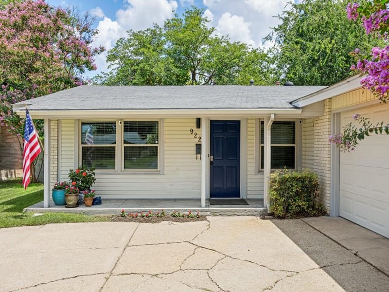 922 Forreston Drive, Richardson TX 75080 - Photo 2