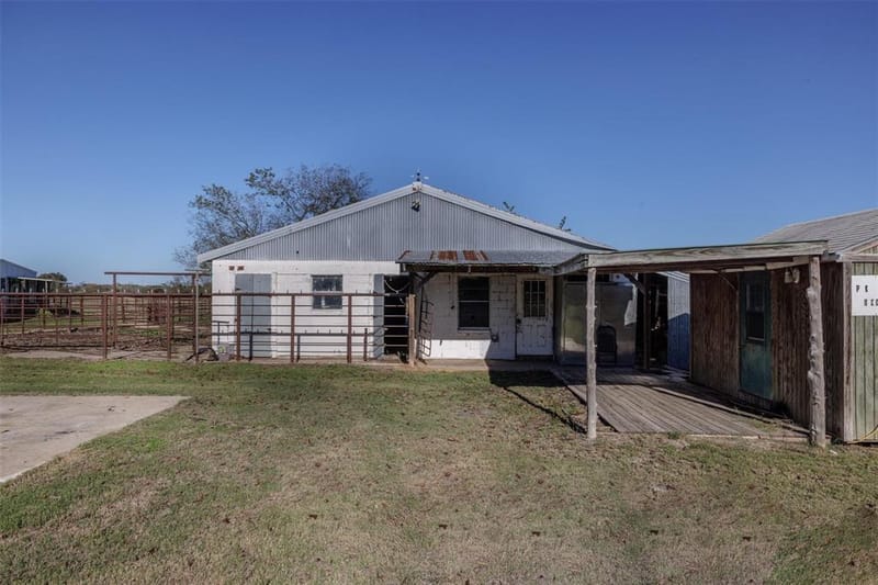 765 Rs County Road 3410, Emory TX 75440 - Photo 33