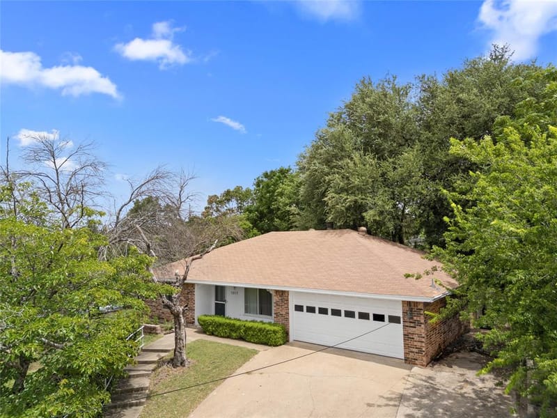 1017 Wedgewood Drive, Woodway TX 76712 - Photo 23