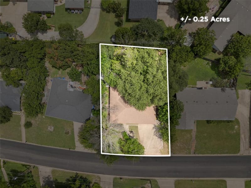 1017 Wedgewood Drive, Woodway TX 76712 - Photo 25
