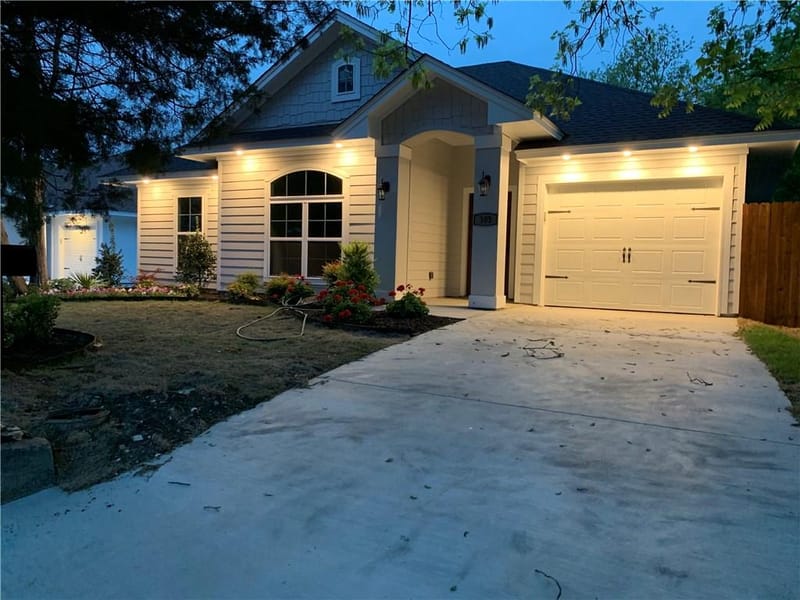 305 Wyatt Street, Waxahachie TX 75165 - Photo 2