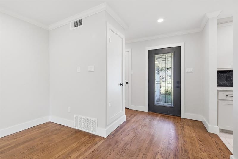 385 Crockett, Lewisville TX 75057 - Photo 4