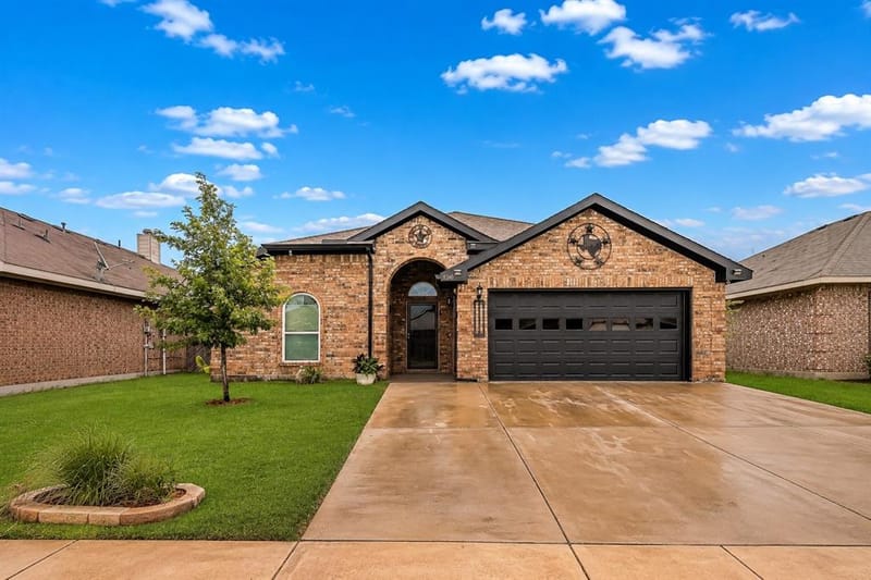 1240 Camden Yard Drive, Fort Worth TX 76028
