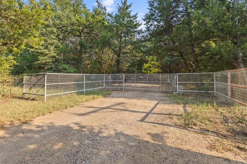 488 County Road 217, Collinsville TX 76233 - Photo 29