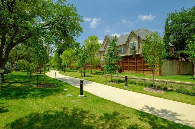 14891 Towne Lake Circle, Addison TX 75001 - Photo 37