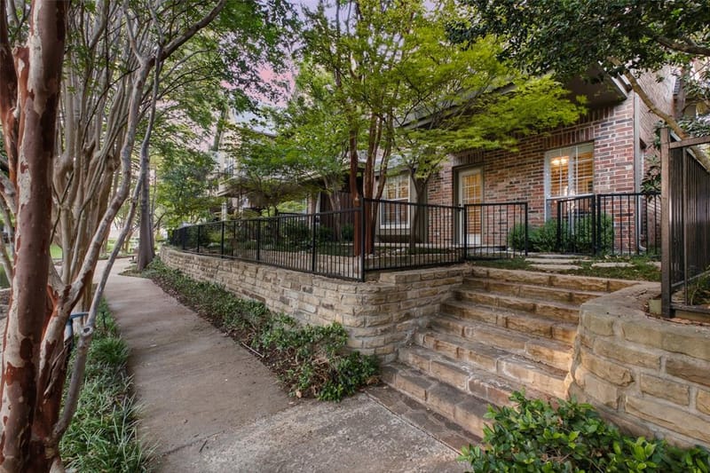 14891 Towne Lake Circle, Addison TX 75001 - Photo 31