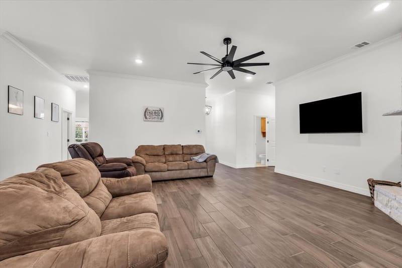 820 Secretariat Drive, Hewitt TX 76643 - Photo 12