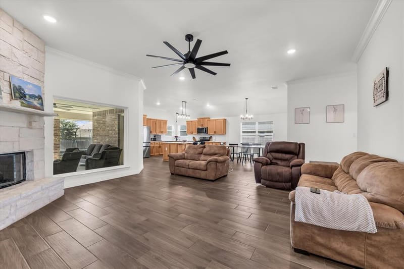 820 Secretariat Drive, Hewitt TX 76643 - Photo 11