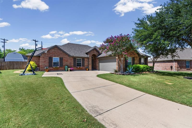 6401 Orange Blossom Drive, Midlothian TX 76065 - Photo 2