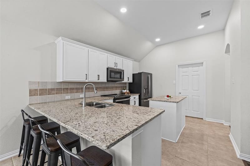 6401 Orange Blossom Drive, Midlothian TX 76065 - Photo 6