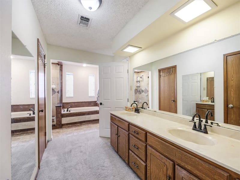 6404 Suncrest Court, North Richland Hills TX 76180 - Photo 23