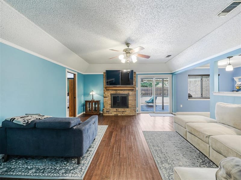 6404 Suncrest Court, North Richland Hills TX 76180 - Photo 14
