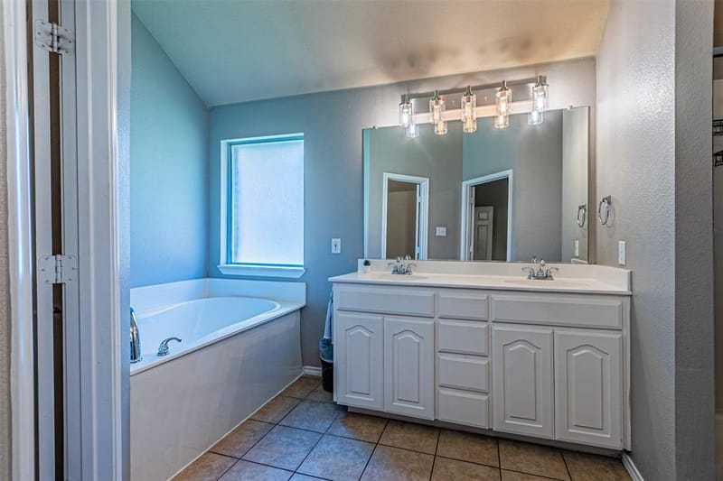10132 Red Bluff Lane, Fort Worth TX 76177 - Photo 15