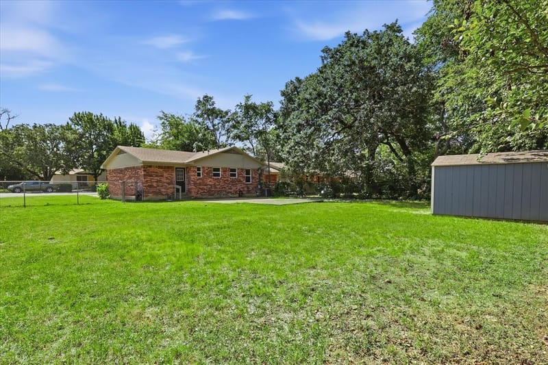 2017 Shawnee Street, Denton TX 76209 - Photo 31