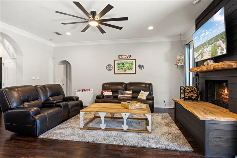 3930 Buena Vista Circle, Granbury TX 76049 - Photo 10