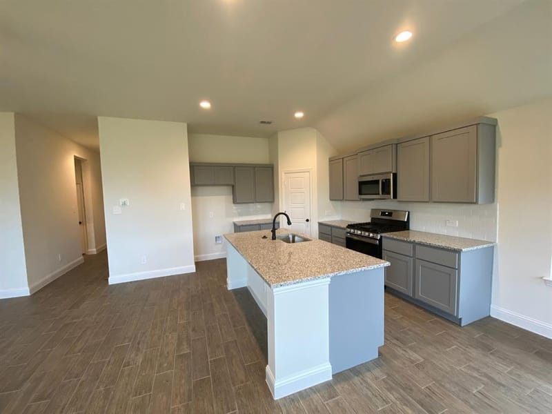 10305 Linseed Drive, Fort Worth TX 76036 - Photo 6