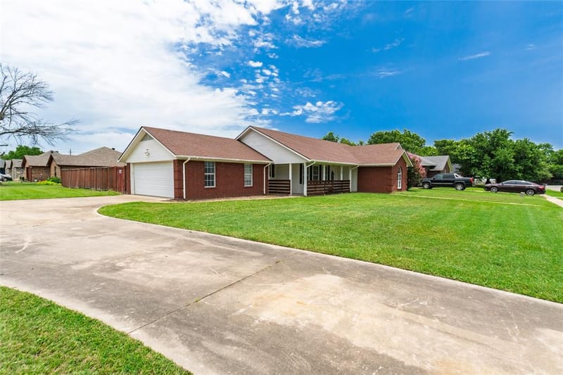 608 Aldridge Street, Commerce TX 75428 - Photo 2
