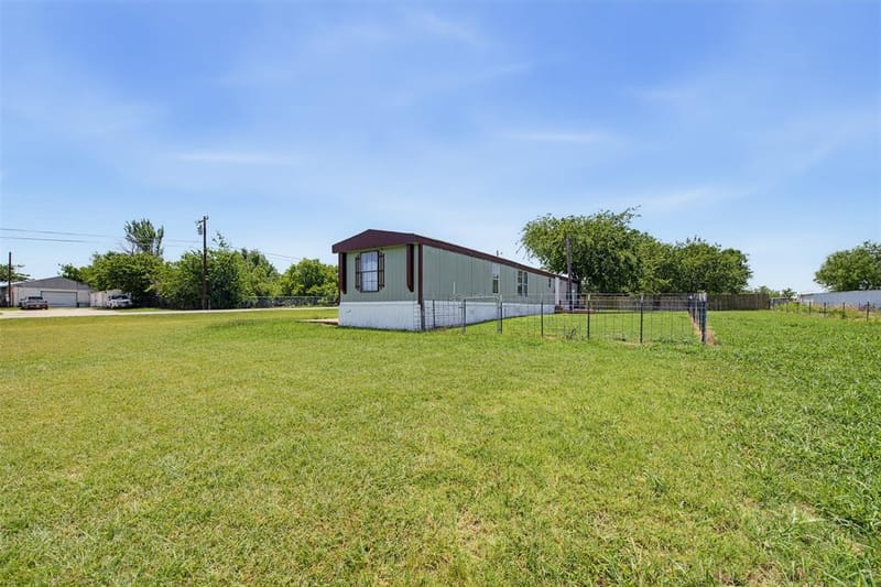 7305 Walden Drive, Joshua TX 76058 - Photo 29