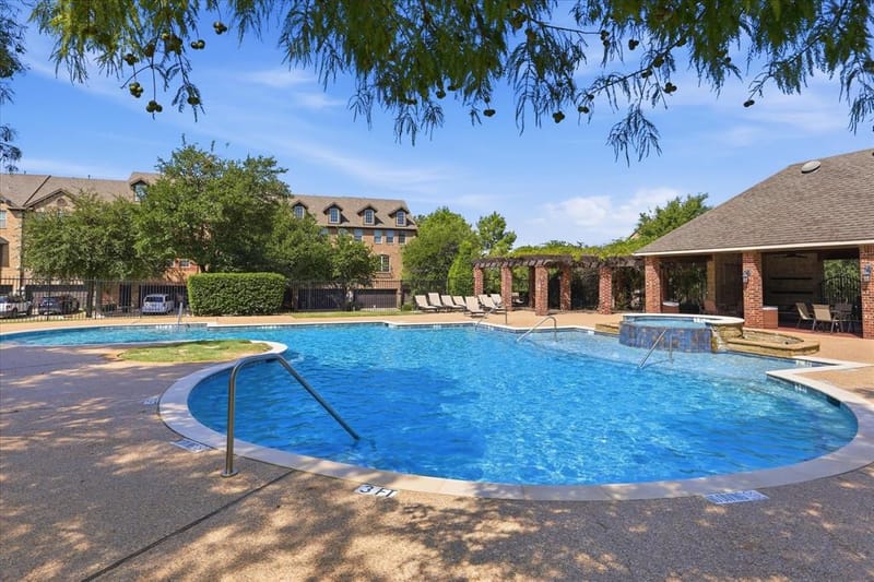 1404 Biltmore Lane, Irving TX 75063 - Photo 36