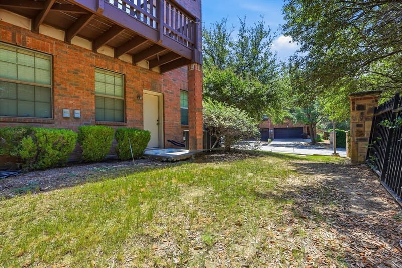 1404 Biltmore Lane, Irving TX 75063 - Photo 33