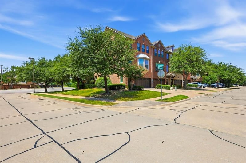 1404 Biltmore Lane, Irving TX 75063 - Photo 37