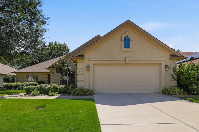 10509 Cascade Drive, Denton TX 76207 - Photo 4