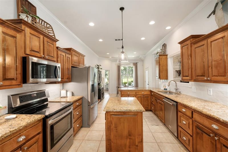 1109 Robbins Road, Athens TX 75751 - Photo 11