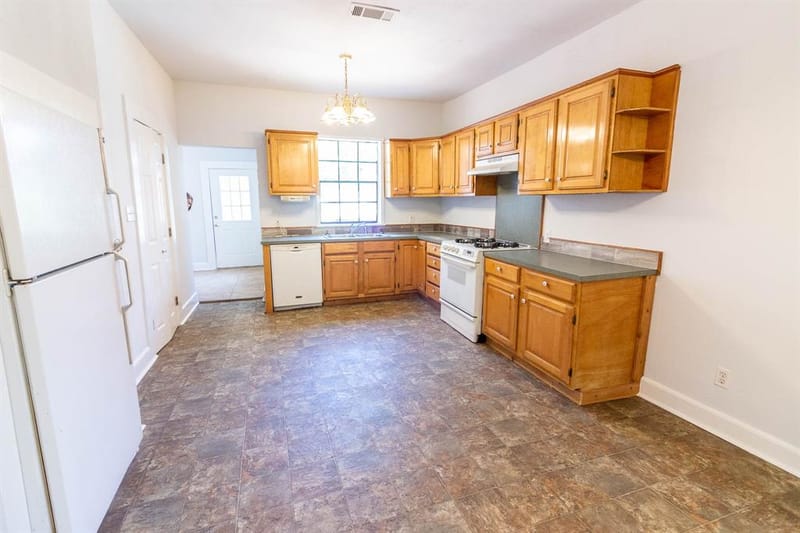 801 S Sutton Street, Mabank TX 75147 - Photo 6