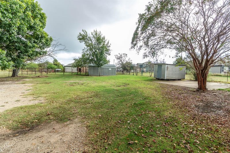 801 S Sutton Street, Mabank TX 75147 - Photo 16