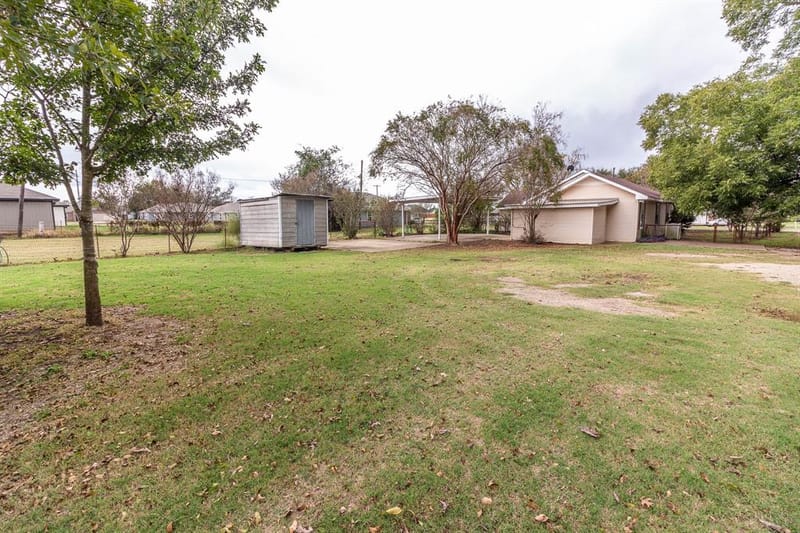 801 S Sutton Street, Mabank TX 75147 - Photo 14