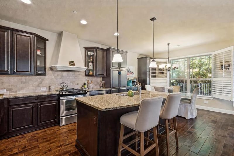 1017 Brook Hollow Drive, Euless TX 76039 - Photo 3