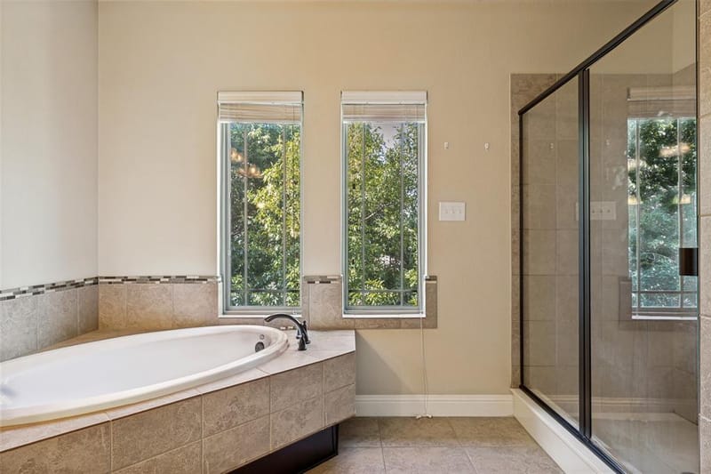 1017 Brook Hollow Drive, Euless TX 76039 - Photo 11