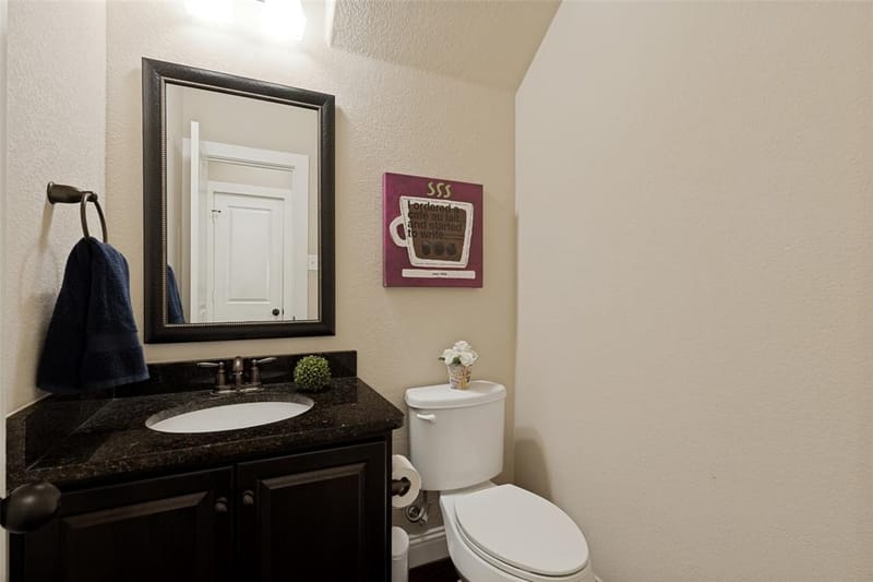 1017 Brook Hollow Drive, Euless TX 76039 - Photo 8
