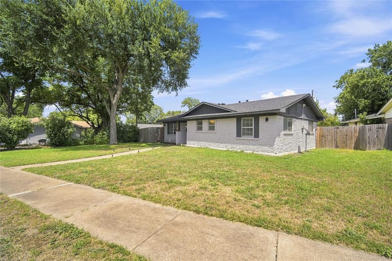 222 Rockaway Drive, Duncanville TX 75116 - Photo 3