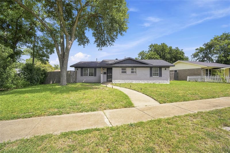 222 Rockaway Drive, Duncanville TX 75116 - Photo 4