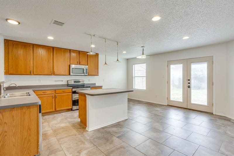 653 Condor Trail, Saginaw TX 76131 - Photo 9