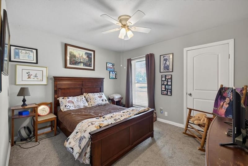 523 Lynnewood Avenue, Burleson TX 76028 - Photo 16